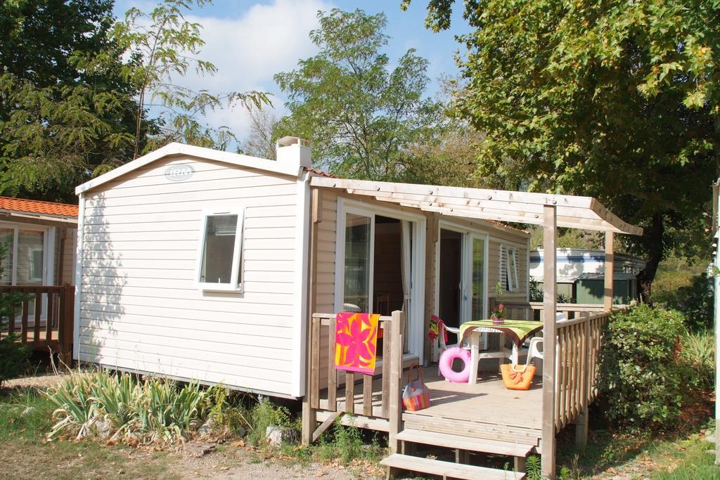 Camping Hotel Les Rives Du Loup Tourrettes-sur-Loup Szoba fotó